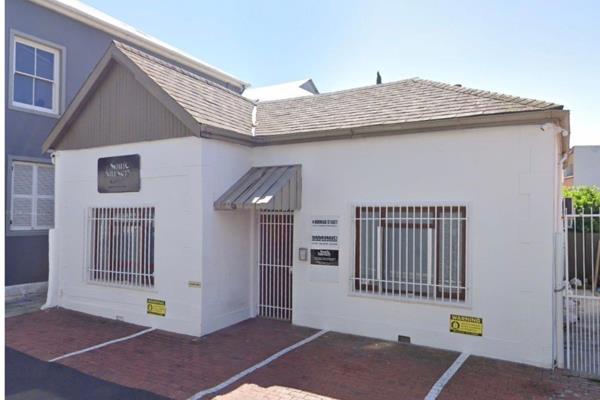 Single-story, standalone property situated right off Kloof Street. The property comes ...