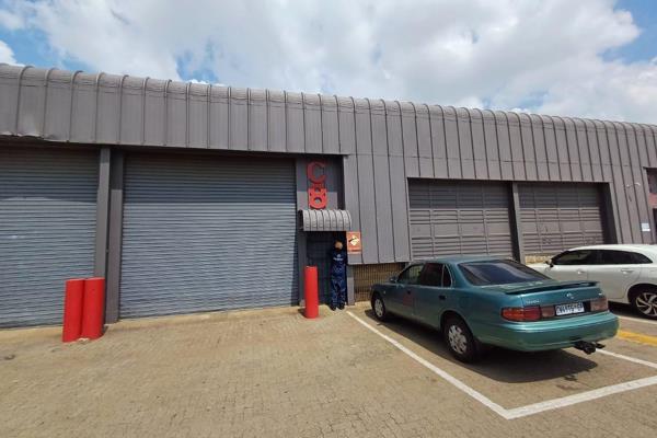 This 549m2 warehouse is located in a secure business park, offering a spacious and ...