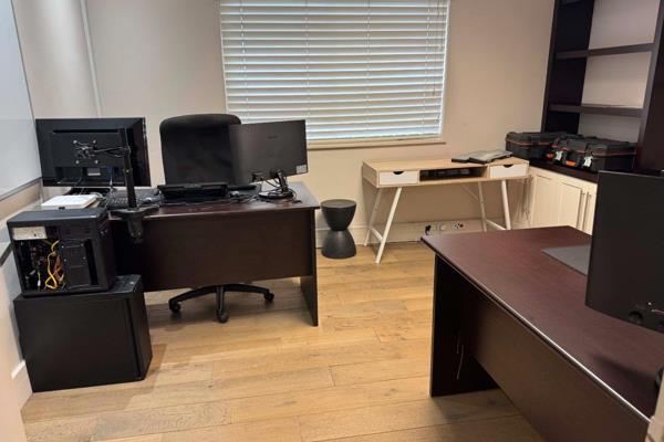 First floor AAA air-conditioned office component with good natural light, within a high security property. Secure off-street secure ...