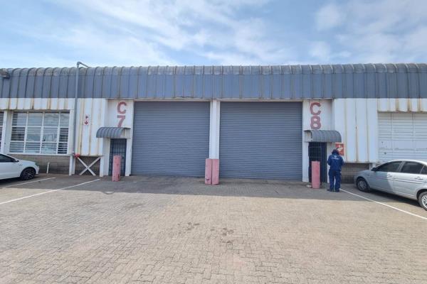 This neat and well-maintained 549m2 warehouse in a prime Selby business park is ...