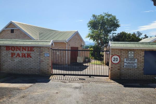 Alleenmandaat

Bonniepark n gewilde aftree oord in Bonnievale het n 2 slaapkamer woning in die mark.    Die rustigheid van die oord ...