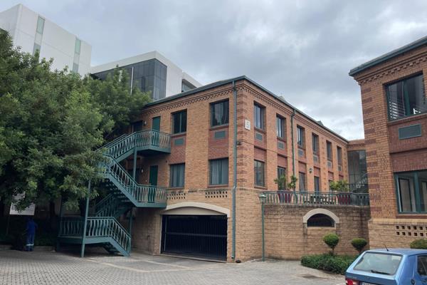 236m2 | MENLYN | PRIME OFFICE SPACE FOR RENT | GROUND FLOOR

Introducing Glen Manor Office Park. This unit is in Building ...