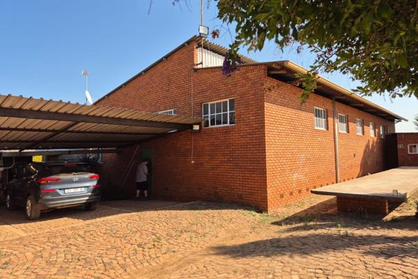 For sale with existing rental income. Close to Zambezi Retail Park and MediCross Medical Centre.  Only 1.71 km from Kleuterparadys and ...