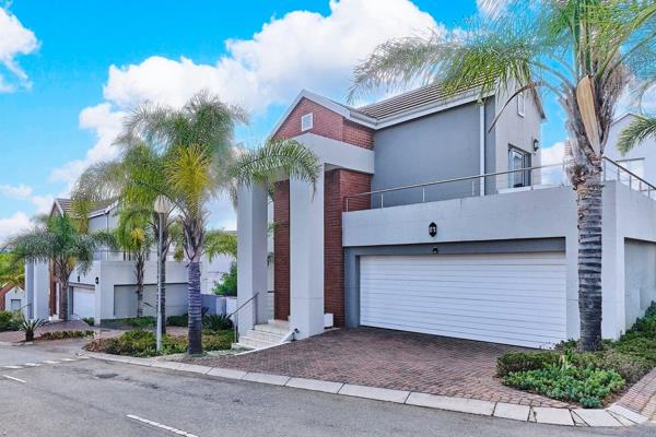 Situated in a sought after complex in Eagle Canyon, this modern free standing townhouse ...