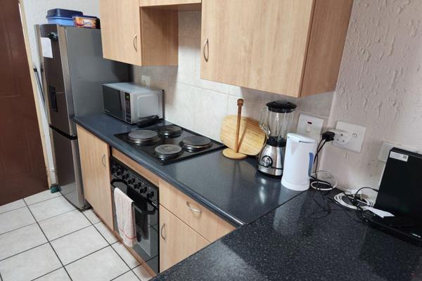 This face brick 2 bed apartment is located in Johntilly Mews complex. It has an Open plan modern kitchen and spacious living room. It ...