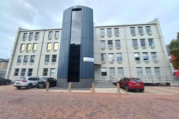 Prime Office Space Available in Belmont Office Park, Rondebosch

 The entire top floor (433m2) of Belmont Office Park in Rondebosch is ...