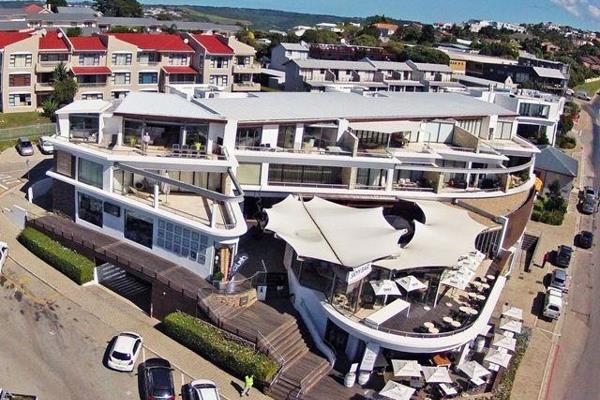 SOLE MANDATE

Commercial space for sale in central Plettenberg Bay. 

A perfectly situated 39m2 commercial property in the central ...