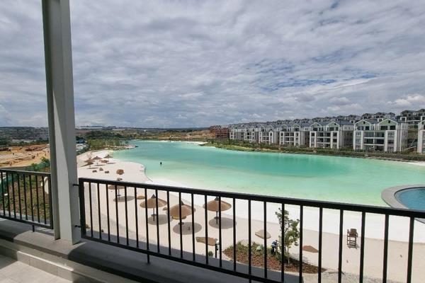 3 bedrooms, 2 bathrooms top floor luxurious apartment with patio leading to a huge balcony with beautiful views of the lagoon; ...