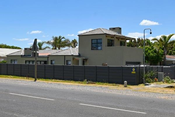 Discover effortless coastal living in this well-positioned rental home in Gordon’s Bay. Ideally located opposite Harbour Island and ...