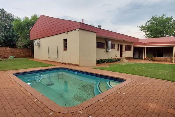 Situated within close proximity to main roads, highways, schools, medical and shopping centers. This family style, corner stand home ...