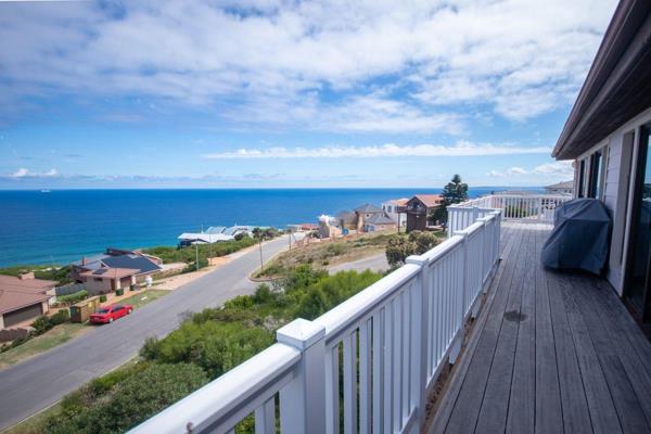 Dreaming about a house at the coast?  Then this auction offers you the perfect ...