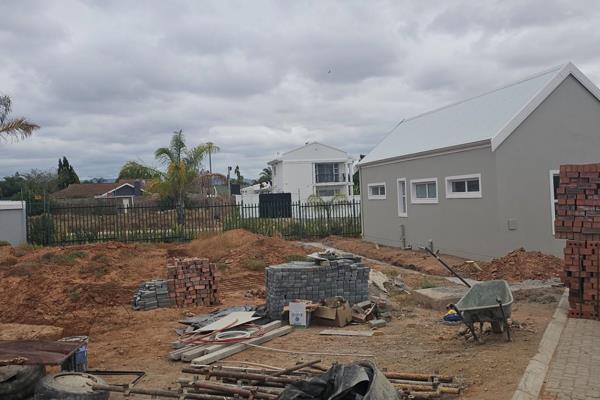 Plot and Plan: Karoo Victorian Styled Gated Village – NO Transfer Duty
Exclusive Sole Mandate
This is your chance of a lifetime – to ...