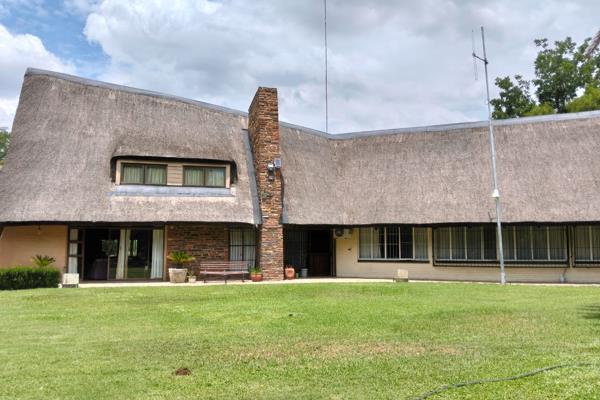 This thatched roof double story house consists on the first level.
Kitchen, laundry room, large open plan dining/Living room. 3 ...