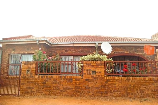 **Charming 3-Bedroom House for Sale in Orange Farm**
Are you looking for a comfortable and convenient place to call home? Look no ...