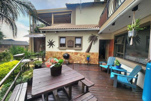 Discover tranquility in Kungwini Manor Estate with this elegant 3-bedroom home. It features a well-equipped kitchen, open-plan dining ...