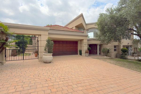 Luxurious 4-Bedroom Haven in Dainfern Golf Estate
Step into a world of elegance and comfort with this stunning 4-bedroom furnished ...