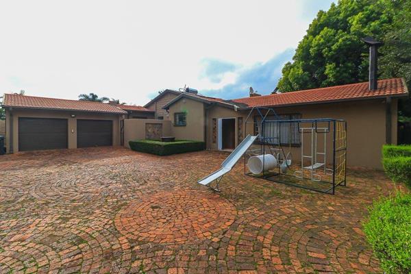 A Spacious 4-Bedroom Retreat with Entertainment and Style in Morganridge, Boksburg!!!

Step into an inviting, expansive entrance that ...