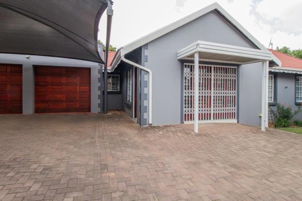 Edenvale, Marais Steyn Park, Property for Sale
This beautifully, pet-friendly simplex cluster in a secure complex is in pristine condition and ready for you to call home. The spacious, tiled open-plan living area flows seamlessly into a tastefully designed kitchen, featuring ...