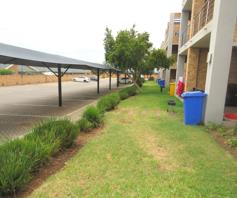 Apartment / Flat for sale in Rooihuiskraal North