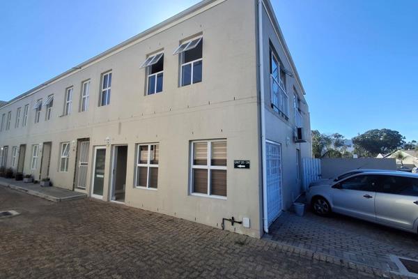 Great commercial space available to let in the sought-after Oude Chardonnay Estate, Paarl. This versatile first floor property offers ...