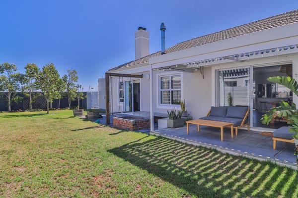 Exclusive Sole Mandate.
If you have an eye for detail and a taste for quality – An astute buyer will appreciate what this home has to offer.
Versatile living and comfort are teamed with style in this modern family home – 3 ...