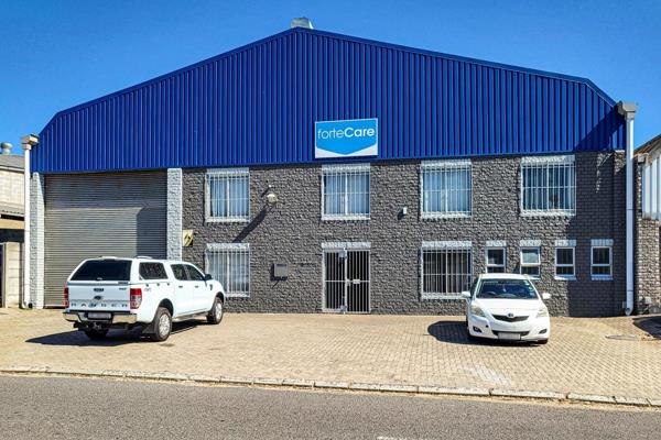 652m&#178; Warehouse Space To Let

Conveniently situated on the M137, R101 and N1 slipway.

Features:

- 652m&#178; includes small yard ...