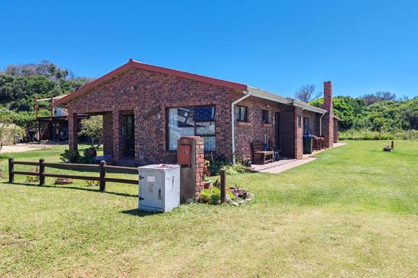 LOW MAINTENANCE HOUSE FOR SAL - NO STEPS
3 Bedroom house with 3 bathrooms, open plan living area, 2 x indoor braai, garage.  Lots of ...