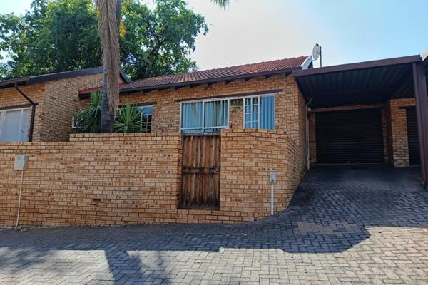 Stunning and very neat Town House In Safari Gardens

This Townhouse is situated in a high demanded complex with great security situated ...