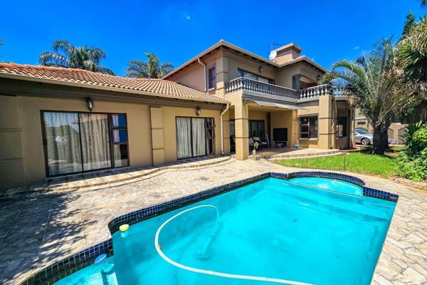 This stunning home is available for rent in the secure Glen Erasmia Estate in Kempton Park. It offers 4 spacious bedrooms and 3 ...