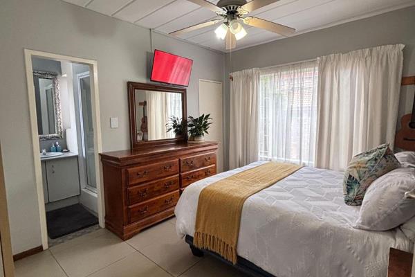 The bedroom is en-suite with its own shower and toilet in a 3 bedroom townhouse(Lago ...