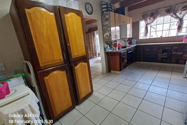 3 Bedroom House to Rent- Shared Property 

Come and view this spacious property now available for rent!  

This home features a large ...