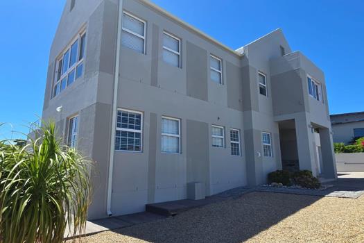 6 Bedroom House for sale in Myburgh Park