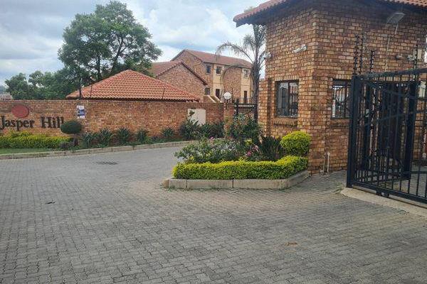 Welcome to your new home located in Midrand. 

Jasper hill is  a well known and well ...