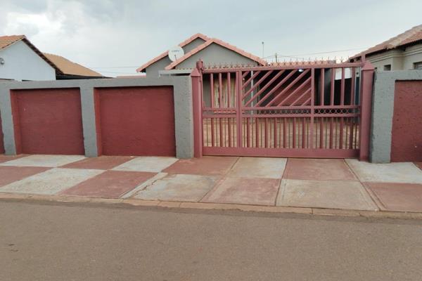 Soshanguve block xx 3-bedroom home for sale!
Price: R699,000
Location: Soshanguve ...