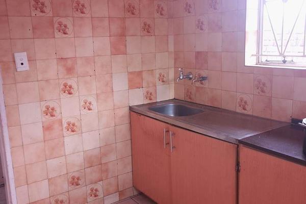 Comfy 2-bedroom, 1-bathroom Flat To Rent in Laudium
Comfy 2-bedroom, 1-bathroom apartment offers a perfect blend of comfort and ...