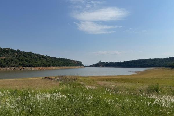 386 Ha Game Farm at Lindleyspoort Dam – For Sale
Property Overview: This exceptional 386-hectare game farm, located near the scenic ...