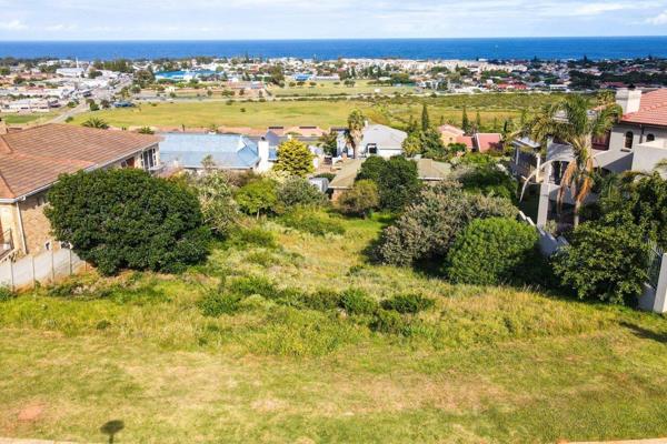 Prime Stand with Breathtaking Ocean &amp; Mountain Views!

Discover this exceptional stand in the desirable Hartenbos Heuwels ...