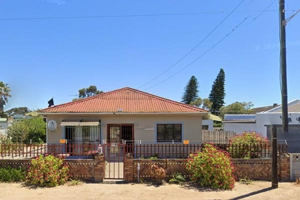 Discover the perfect blend of comfort and convenience in this charming 4-bedroom house ...