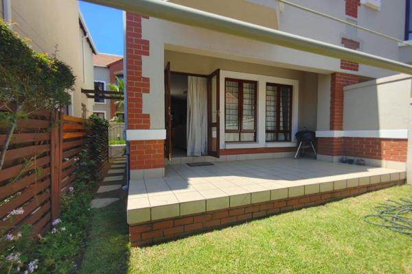 Delightful modern garden apartment close to Broadacres Shopping Centre.  

This 2 bedroom unit has tiled living areas and wooden ...