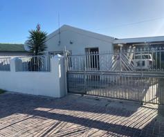 House for sale in Khaya