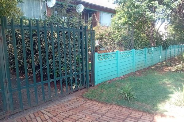 Fully legal compliant block of flats in Windsor generating R39 000 rental returns per month .The block comprises of 
8* 1 bedroom ...