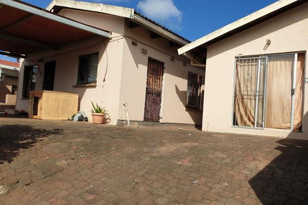 House and property for sale in Durban Phoenix. Just for you!! Hop, skip and jump to this stunning family home!!!  Needle in a Haystack ...