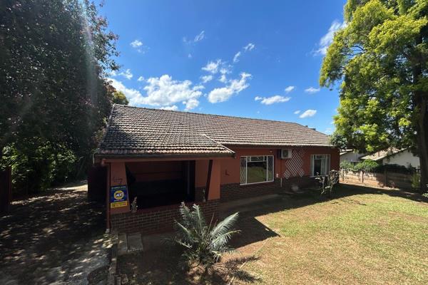 Harcourts Hilton has the pleasure of bringing you this amazing 4 bedroom 2 bathroom ...