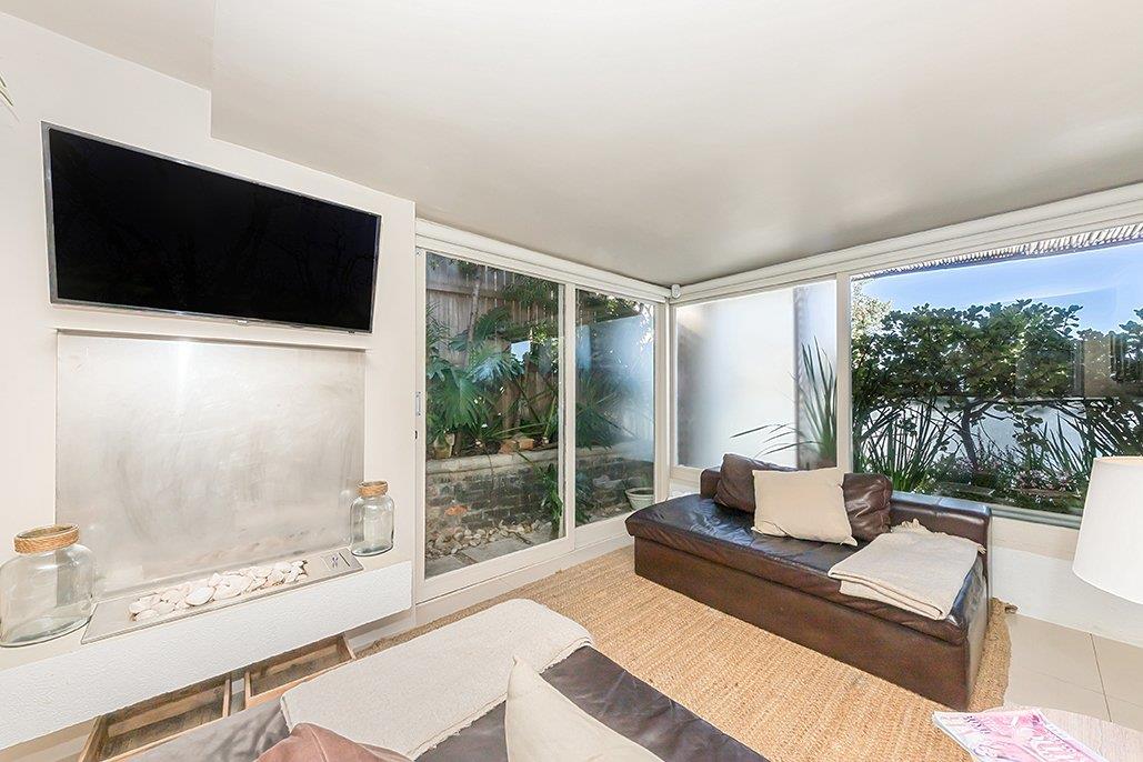 Photo of 4 Bedroom House to rent in Clifton