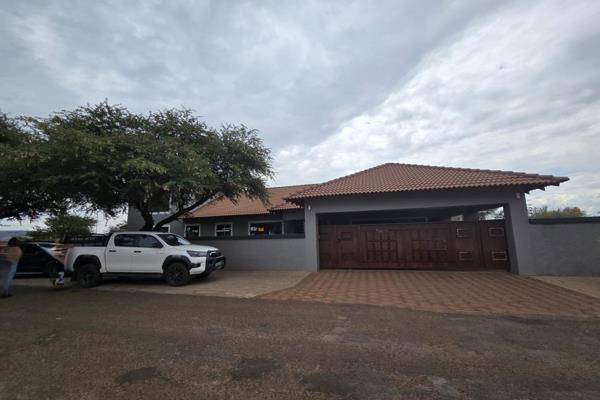 An Absolute piece of Heaven in the Kalahari!!

This immaculate house is situated in one of the sought-after neighborhoods of Kuruman. ...