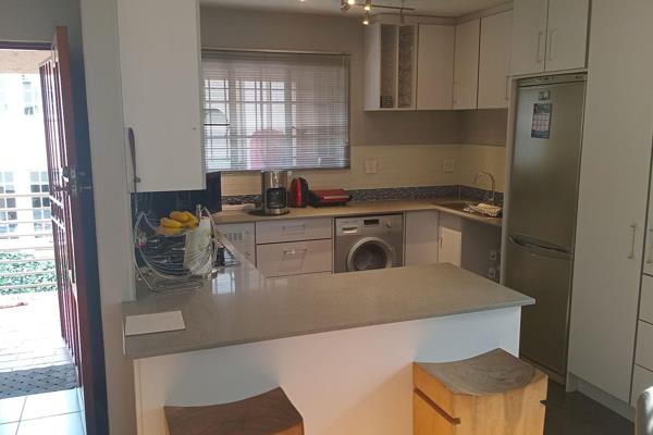 Lovely modern unit consists of 2 bedrooms(BIC)main bedroom en suit,bathroom service the second bedroom,open plan fitted kitchen,dining ...