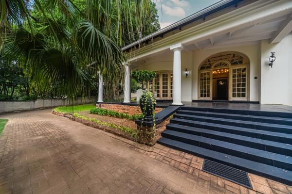 Discovered on the prestigious Parktown/Westcliff border, this remarkable heritage home standing as an enduring landmark in ...