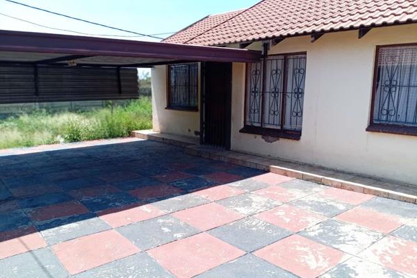 3-bedroom house for sale at sunrise. this property offers a kitchen, hallway,bathroom,3 ...