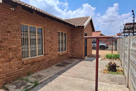 3 Bedroom House for sale in Ivydale