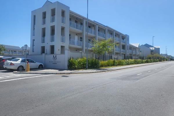 Don&#39;t miss out on this incredible opportunity to own a beautiful 2-bedroom apartment in a sought-after location, Hassendal.

This ...